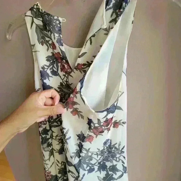 Vince Camuto Sleeveless Floral Women's Blouse size XS Print Floral Jewel Neck - Picture 10 of 13